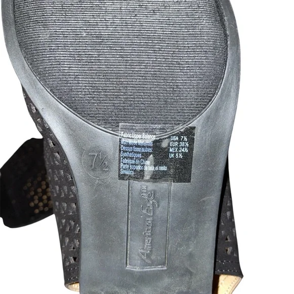 American Eagle Outfitters Black Open-Toe Block Heel Sandals - Picture 8 of 13